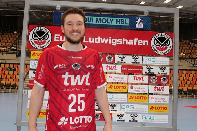 Beim TV Hüttenberg spielt jetzt Dominik Mappes, der vorher bei den Eulen Spielmacher war (Foto Michael Sonnick)