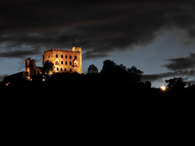 Hambacher Schloß in der Abenddämmerung im September 2020 | Foto: Dagmar Winkler 