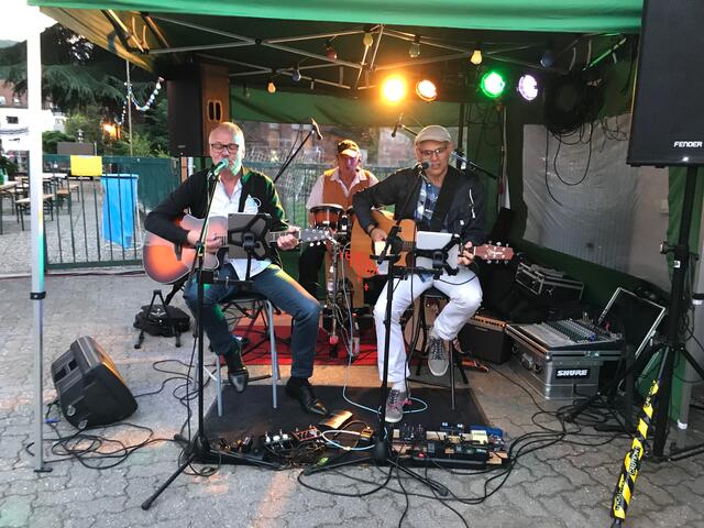Samstagabend spielte Carlo Papalardo mit seiner Band | Foto: FKB