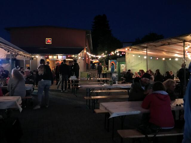 Abendliche Stimmung auf dem Fest | Foto: FKB