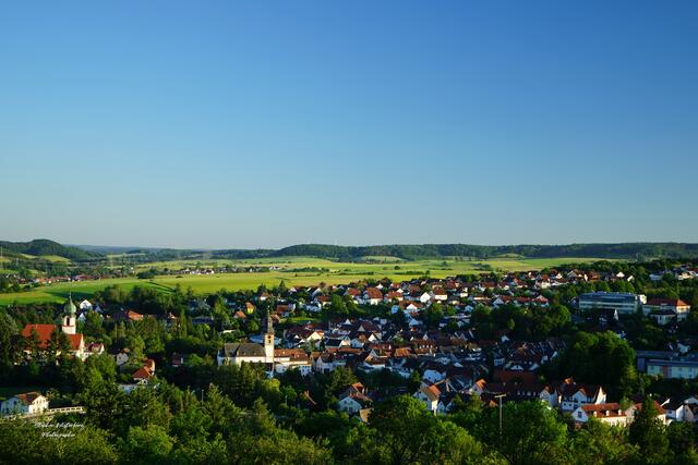 Blick von der Kreuzkapelle auf Winnweiler und Lohnsfeld | Foto: Stephen Wüstenberg Photographie - Wartenberg-Rohrbach