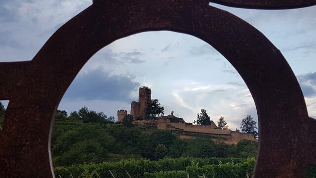 Blick zur " Wachtenburg " .... | Foto: Stefanie Eckfelder