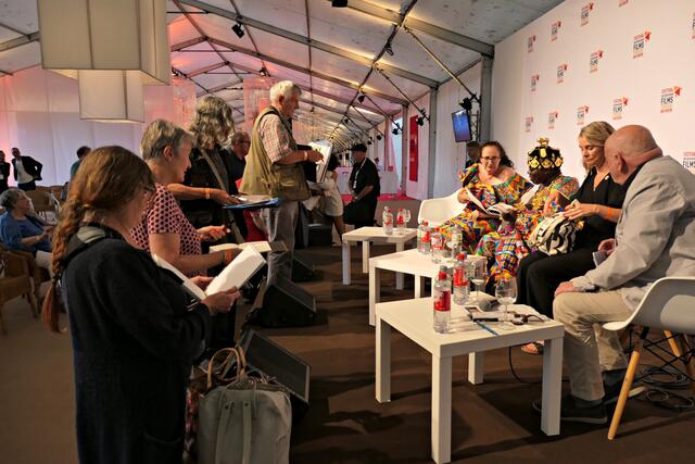 Autogrammwünsche werden gerne erfüllt | Foto: Brigitte Melder