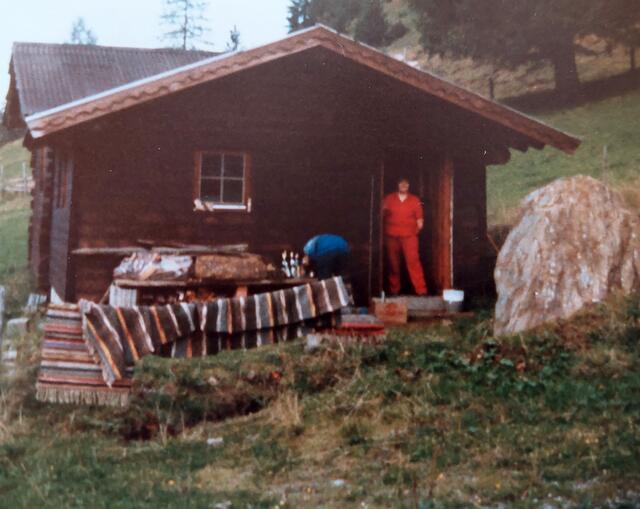 Erinnerungen: Ein umgebauter Heustadel im Salzburger Land diente den ersten AWG-Bewohnern während einer Freizeit im Herbst 1981 als Unterkunft. | Foto: Lebenshilfe Südliche Weinstraße/Hinterlang