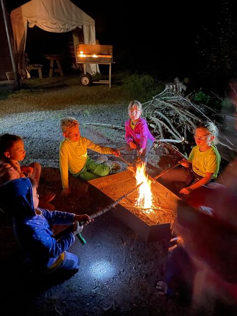 Gemeinsames sitzen beim Lagerfeuer darf natürlich nicht fehlen
 | Foto: PWV