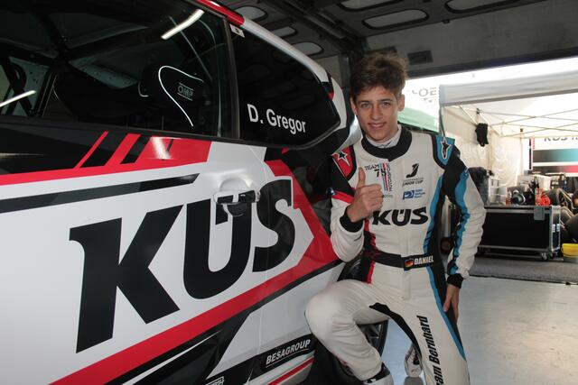 VW-Pilot Daniel Gregor aus Maikammer führt die Gesamtwertung beim Tourenwagen Junior Cup an (Foto Michael Sonnick)