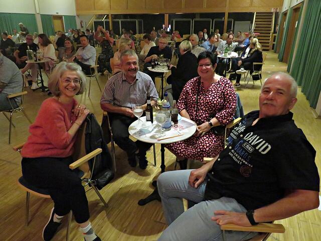 Iggelheimer am Nachbarstisch | Foto: Brigitte Melder