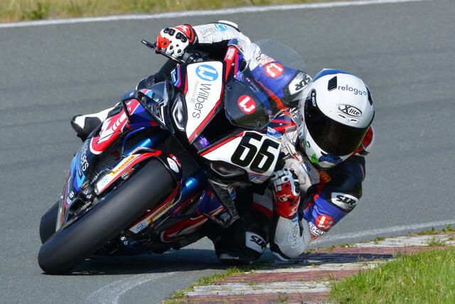 Florian Alt (Gummersbach/Wilbers-BMW) ist mit 112 Punkten IDM-Dritter (Foto Hermann Rüger)