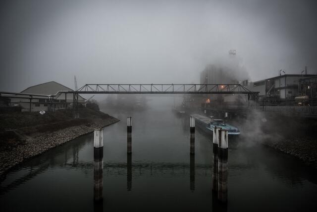Urban Impressions Mannheim: Hafen im Nebel | Foto: Christian Gaier