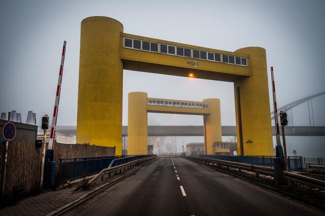 Urban Impressions Mannheim: Hafen im Nebel | Foto: Christian Gaier