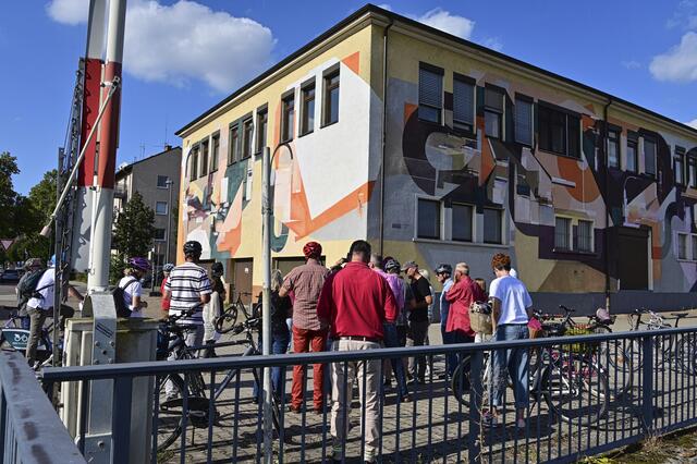 1. Station: Lagerhausstraße, Künstler: Augustine Kofie | Foto:  Ilona Schäfer
