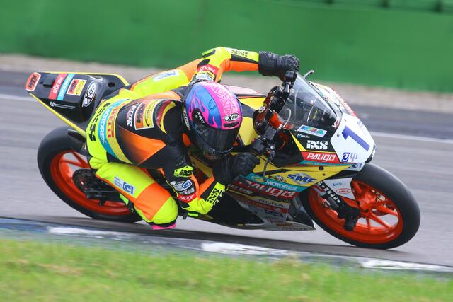 Lennox Lehmann (Dresden / KTM) gewann das erste Supersport 300-IDM Rennen auf dem Hockenheimring (Foto Thomas Haas)