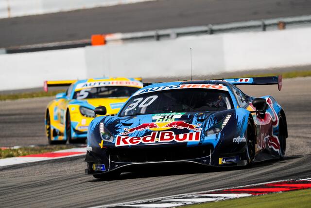 DTM-Tabellenführer ist Liam Lawson aus Neuseeland im Ferrari vom Red Bull AF Corse-Team (Foto DTM)