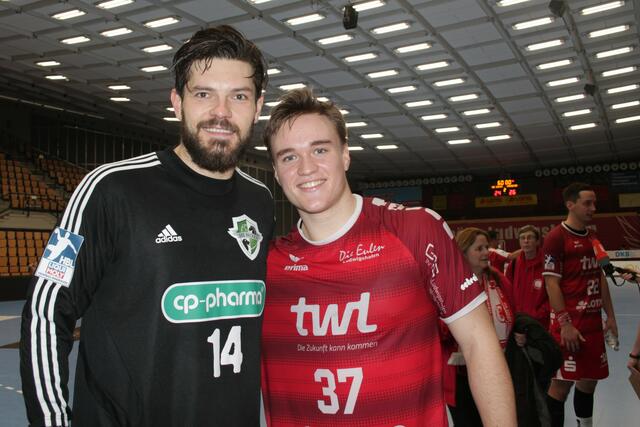 Evgeni Pevnov (links) wurde bei den Eulen Nationalspieler in Russland - hier mit Max Neuhaus (Foto Michael Sonnick) 