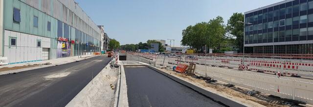 Ausfahrt aus dem Tunnel und die Fahrbahn - zwei Fahrspuren und ein Radweg - vor dem Ettlinger Tor | Foto: www.jowapress.de
