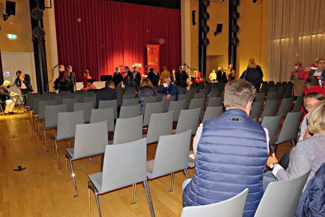 Anstehen zum Signieren | Foto: Brigitte melder