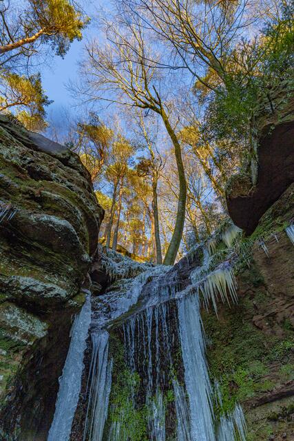 Wenn die Hölle einfriert: Wasserfall am Teufelsfelsen | Foto: Jens Vollmer