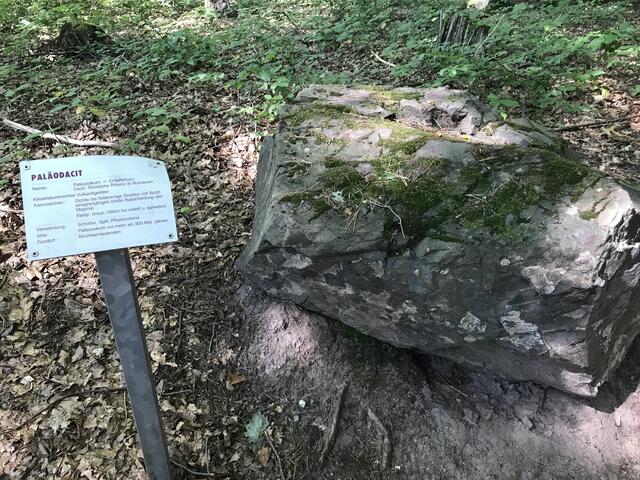 Gesteinsarten zum anfassen | Foto: B. Bender