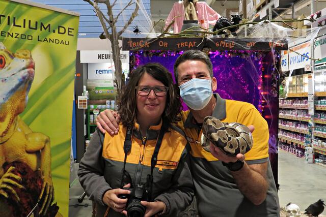 Chef mit Schlange und Fotografin | Foto: Brigitte Melder