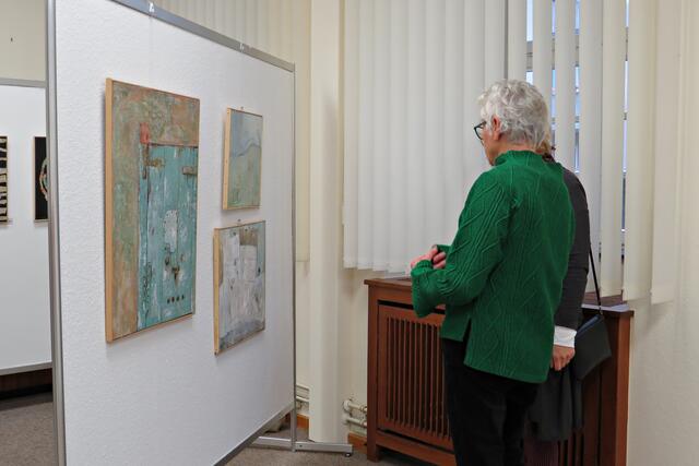 Ingrid Hess im Gespräch mit einer Besucherin | Foto: Brigitte Melder