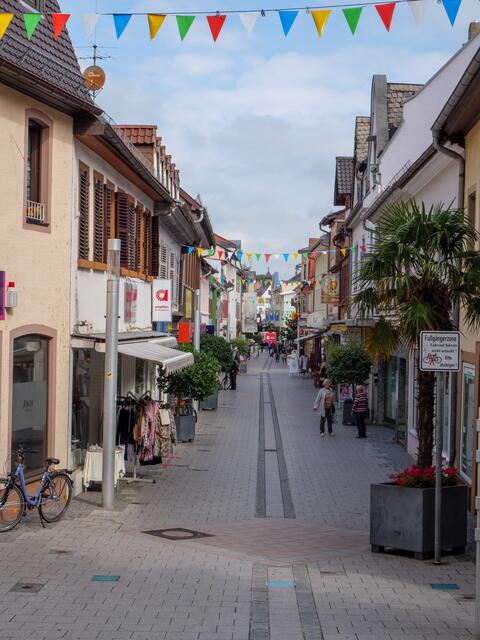 Die Fußgängerzone in Grünstadt | Foto: Kim Rileit