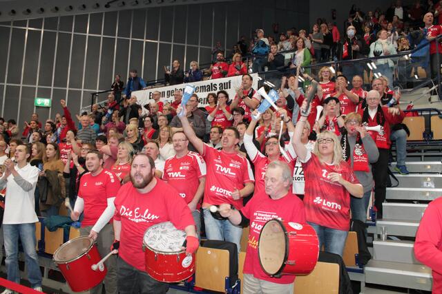 Die Eulen-Fans sorgen immer für super Stimmung (Foto Michael Sonnick)