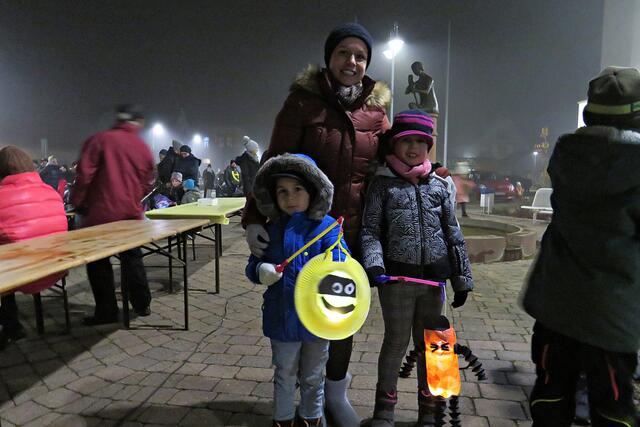Frau Riemer mit Lena (8 Jahre) und Lias (5 Jahre) | Foto: Brigitte Melder