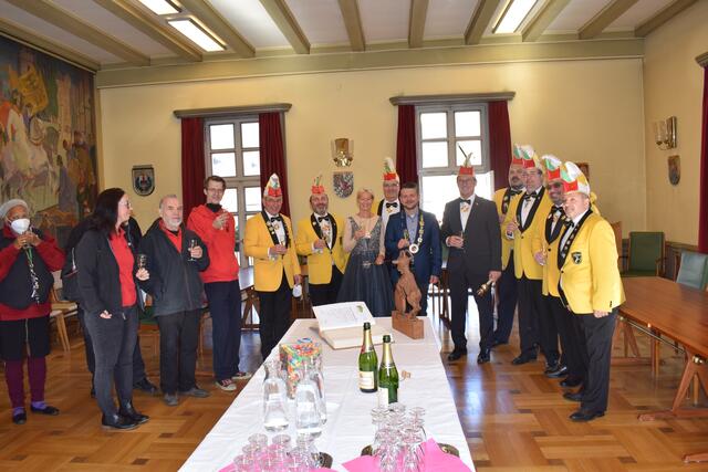 Ein Gläschen Sekt zur Kampagneeröffnung | Foto: B. Bender