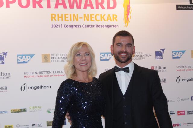 Der SportAward Rhein-Neckar wurde von Ulrike von der Groeben und Oliver Sequenz moderiert (Foto Michael Sonnick)