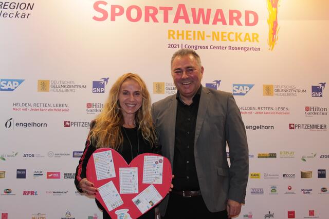 Annette Egartner und Stefan Naumer vom Tennisclub Limburgerhof (Foto Michael Sonnick)