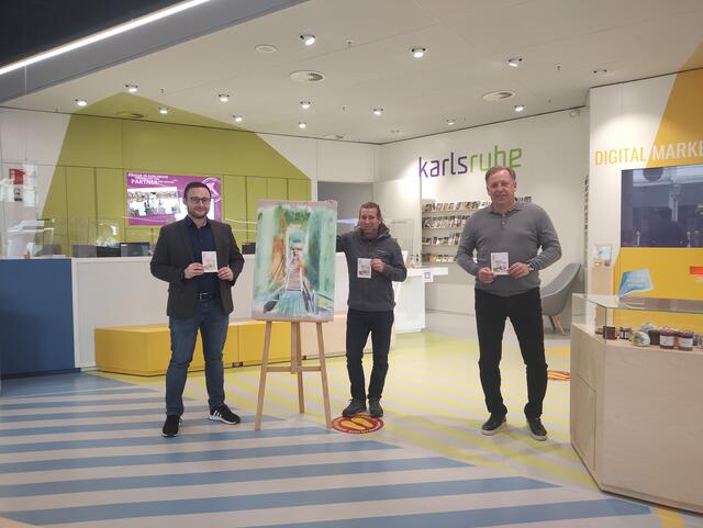 Ausstellung "Baustellen in Karlsruhe" im Karlsruher Einzelhandel (v.l.): Pascal Rastetter, Tom Boller und Frank Theurer
