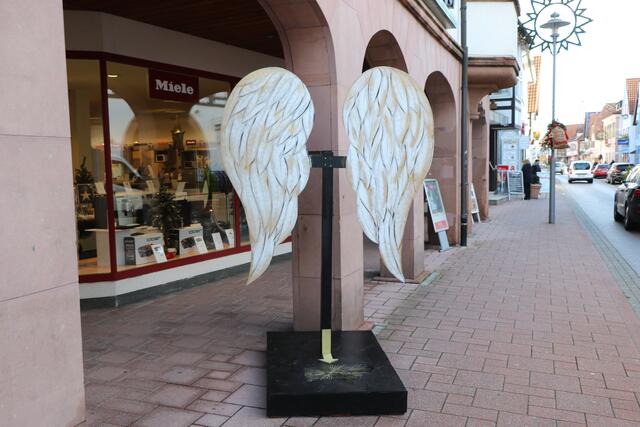 Am Selfie-Point zum Weihnachtsengel werden und tolle Preise gewinnen
