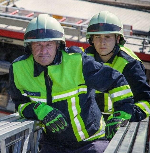 Generationsübergreifender Teamgeist: Die Böhl-Iggleheimer Feuerwehr. Fotos (2): Feuerwehr Böhl-Iggelheim