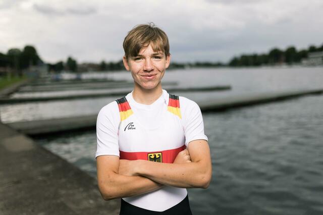 Elias Fabian bei Junioren-Weltmeisterschaft auf Platz 5 im Vierer-mit-Steuermann