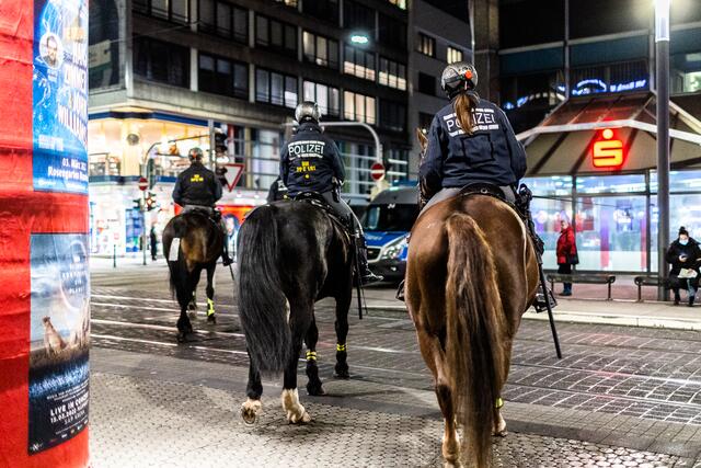 Die Polizei war mit starken Kräften vor Ort | Foto: Christian Gaier