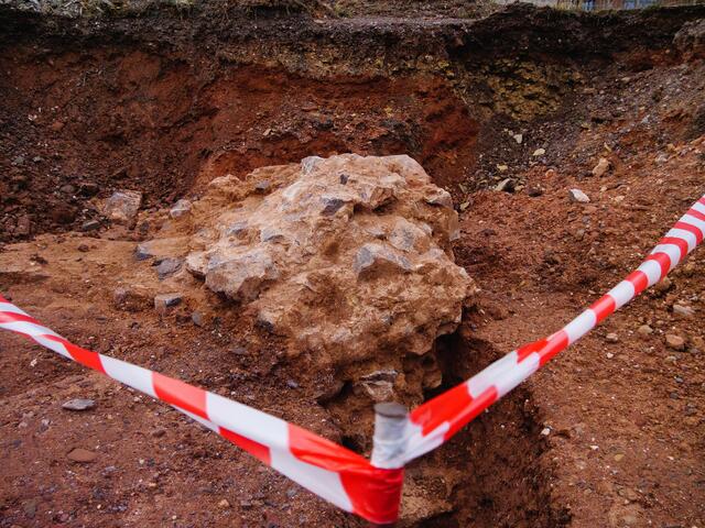 Fehlende Steine wurden in der Vergangenheit von Bau-Unternehmen abgetragen und für Neubauten verwendet - mit Erlaubnis der Stadt Landau | Foto: Kim Rileit