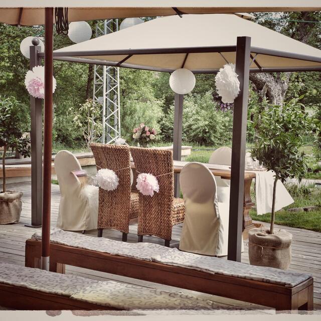 Für die Trauzeremonie einer kirchlichen oder freien Trauung steht ein Pavillon zur Verfügung. Was gibt es Schöneres als eine Hochzeit im Freien?
