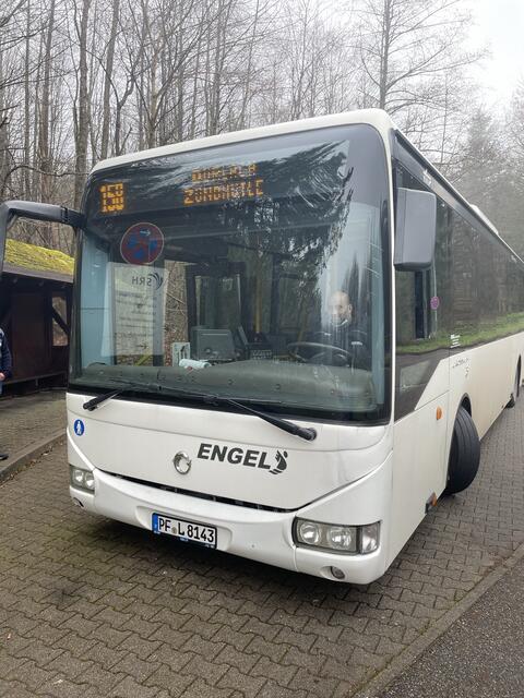 Bus 158 am Klinikum Langensteinbach zur Abfahrt rRichtung Durlach Zündhütle. | Foto: Roland Jourdan