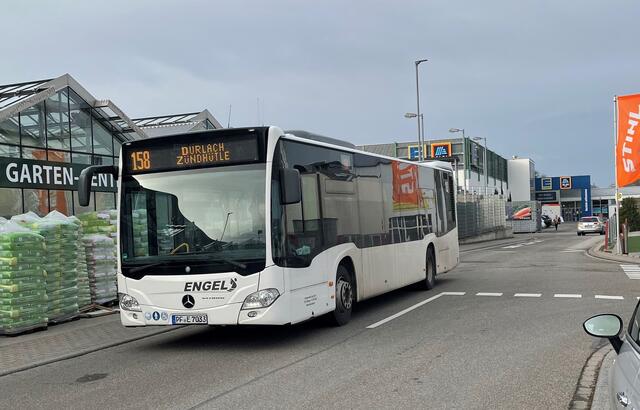 Zum Einkaufen ist das Karlsbader-Schießhütten-Center (KSC) mit dem Bus 158 von Zündhütle und dem Bus 153 aus Auerbach direkt erreichbar.  | Foto: Roland Jourdan