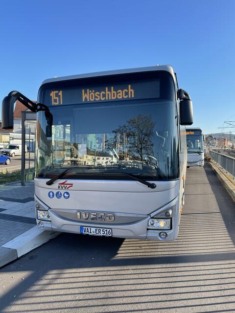Der Bus 151 in Berghausen zur Abfahrt nach Wöschbach.  | Foto: Roland Jourdan