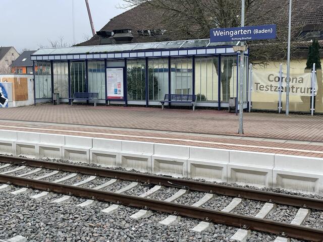 Hier am Bahnhof Weingarten kann man ab Dezember 2022 vom Bus 159 in die Stadtbahn S3 nach Bruchsal - Heidelberg umsteigen.  | Foto: Roland Jourdan
