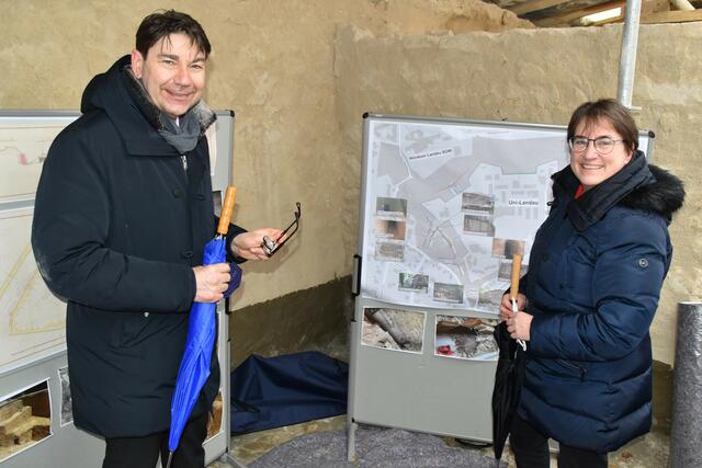 OB Thomas Hirsch und die neue Leiterin der Generaldirektion Kulturelles Erbe, Dr. Heike Otto, beim Vor-Ort-Termin im Landauer Fort | Foto: Stadt Landau