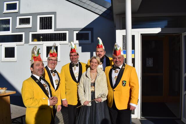 Gute Stimmung vor dem Narrendom | Foto: B. Bender