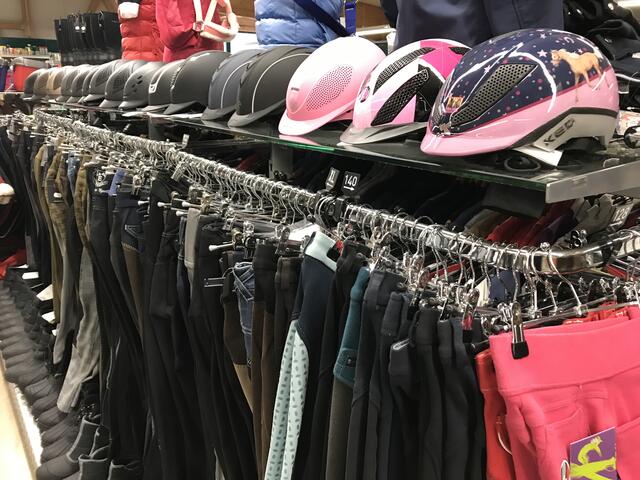 Die neusten Trends in der Reitabteilung | Foto: Claudia Bardon