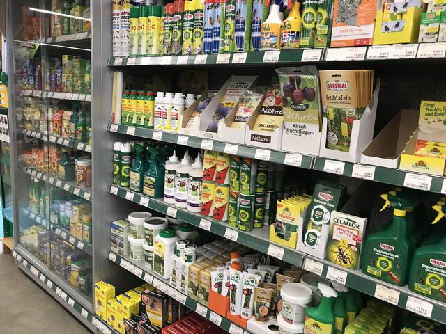 Für jedes Ungezieferproblem gibt es eine Lösung. Das Team vom Landfuxx in Weilerbach steht den Kundinnen und Kunden beratend zur Seite. | Foto: Claudia Bardon