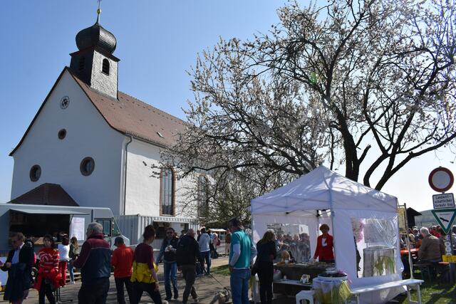 Für das leibliche Wohl wird beim Mandelblütenfest bestens gesorgt | Foto: B.Bender