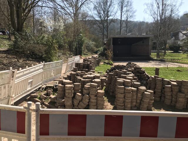 Außer hier - denn die Steine dürfen abgeholt werden | Foto: B. Bender