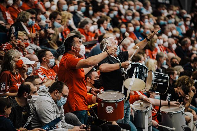 Die Fans der Eulen Ludwigshafen sind immer voll dabei und treiben die Mannschaft an / Symbolfoto | Foto: Dennis Weißmantel