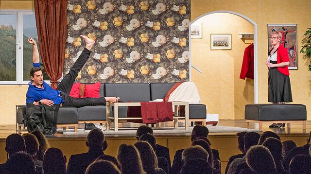 Musiklehrerin Janine erwartet eigentlich einen Schüler für Klavierstunden | Foto: Frank Schäfer