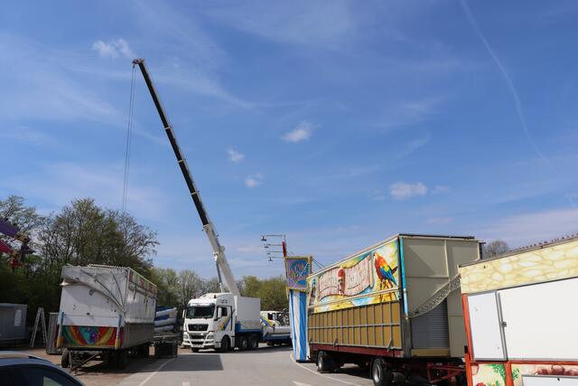 Noch wird poliert, geschrubbt und aufgebaut - am Freitag startet dann die Frühjahrsmesse in Speyer | Foto: Heike Schwitalla